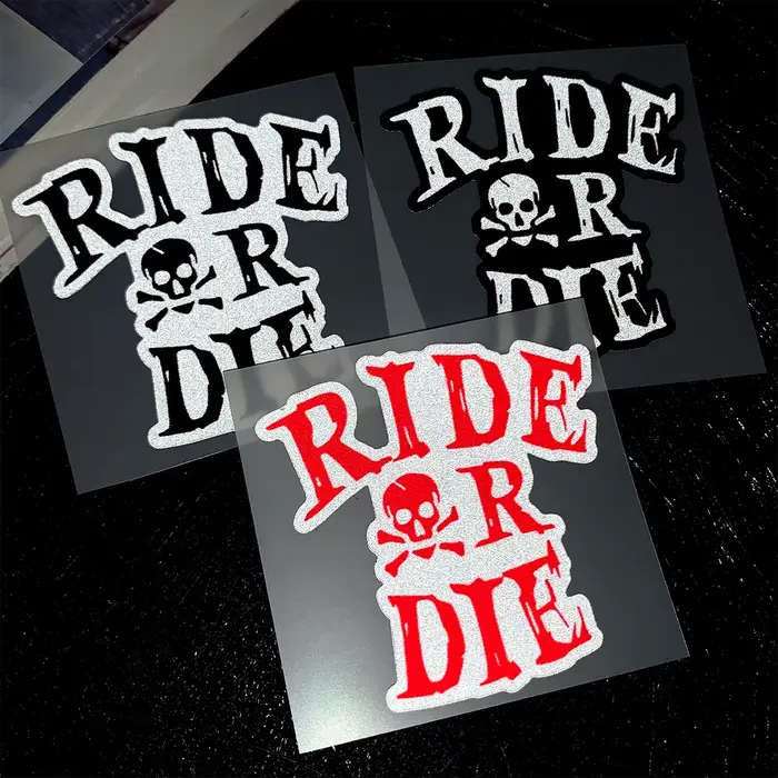 Autocollants personnalisés en vinyle réfléchissant pour cadre de vélo VTT route et gravel avec slogan décoratif en blanc bordeaux jaune ou rouge