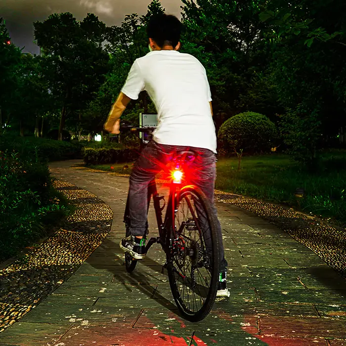 Enquêter arrière LED pour vélo