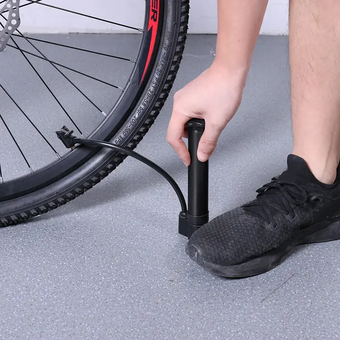 Pompe à pied pour vélo 80 PSI