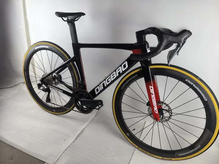 Cadre de vélo de route en carbone de haute qualité BSA 68mm support inférieur fileté tout câblage in